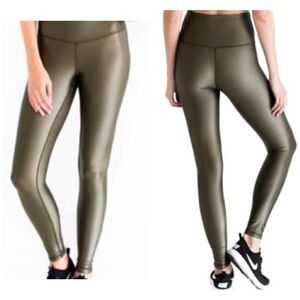 *SOLD DYI High Shine Signature 7/8 Tights- Olive Green/ Size XS